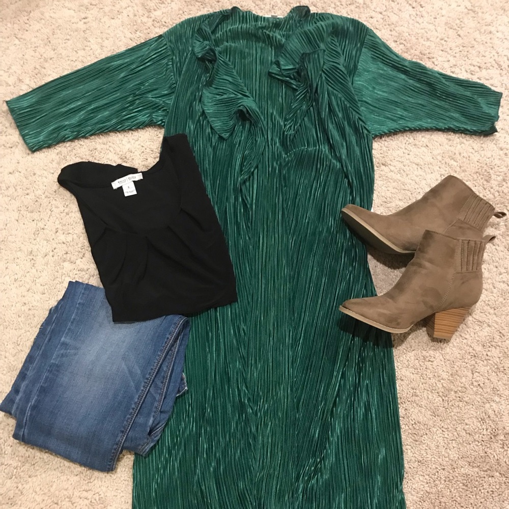 LulaRoe Green accordion Shirley NWT